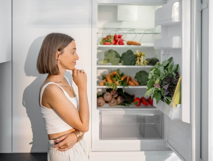 Jak układać produkty w lodówce? Praktyczny poradnik