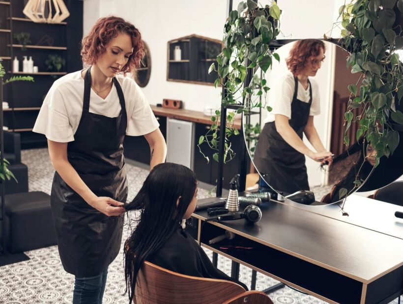 Jak urządzić salon fryzjerski? Stwórz stylowe i funkcjonalne wnętrze