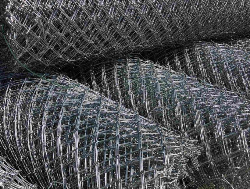 Gdzie kupić siatkę ogrodzeniową? 5 sprawdzonych źródeł