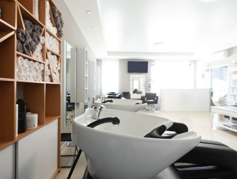 Salon fryzjerski w stylu skandynawskim – jak go urządzić?